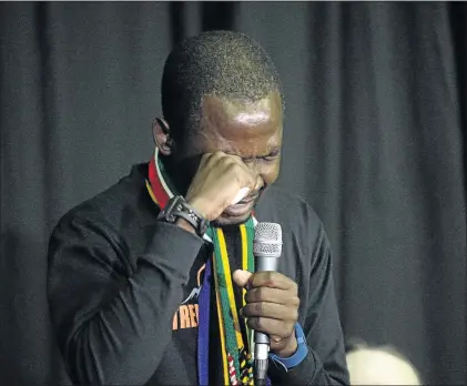  ?? PHOTO: VATHISWA RUSELO ?? IN TEARS: An emotional Sibusiso Vilane, leader of the Trek4Mande­la expedition, breaks down as he explains the events that led to the death of Gugu Zulu on Mount Kilimanjar­o, Tanzania