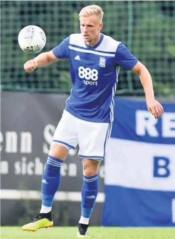  ??  ?? > Birmingham City defender Marc Roberts