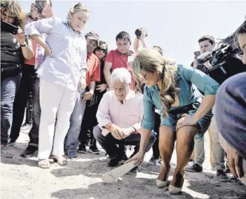  ??  ?? ► Sebastián Piñera (Chile Vamos) dio a conocer su propuesta de áreas verdes.