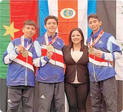  ?? Cortesía/La República ?? El taekwondo tico se paseó por el compitiend­o y cosechando medallas.