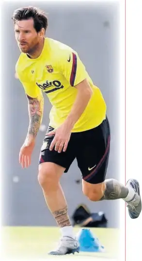  ??  ?? Messi, corriendo en la sesión del Barça de ayer.