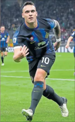  ?? ?? Lautaro celebra un gol en un partido de la Serie A.