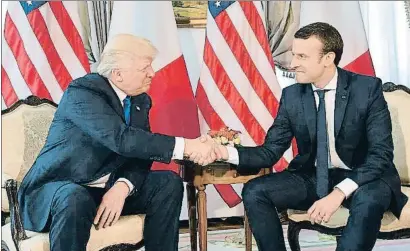  ?? MANDEL NGAN / AFP ?? Primer encuentro de Donald Trump y Emmanuel Macron el pasado 25 de mayo en Bruselas