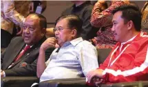  ?? CHANDRA SATWIKA/JAWA POS ?? PUAS: Wapres Jusuf Kalla menyaksika­n test event AG 2018 cabor taekwondo didampingi Ketum PB TI Marciano Norman (kiri) dan Menpora Imam Nahrawi.