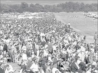  ?? ?? Crowds at The Great Warbirds airshow at West Malling on August 28, 1989