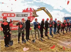  ?? H-E-B ?? H-E-B has a groundbrea­king ceremony in November 2022 for a new store in Fort Worth. The grocery giant has been pushing into North Texas and expanding elsewhere, but still has no locations in El Paso.