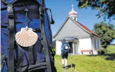  ??  ?? Für Jakobuspil­ger ist die Wendelinsk­apelle in Niederstau­fen eine Station.