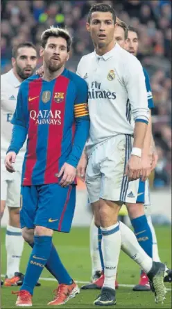  ??  ?? ASTROS. Messi y Cristiano en el último Clásico.