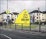  ??  ?? Republican murals depicting the Troubles, on houses in the Bogside, a traditiona­lly Catholic neighborho­od of Londonderr­y, Northern Ireland.