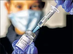  ??  ?? Best shot: Vaccines work, but high officials’ dishonesty leaves doubts.