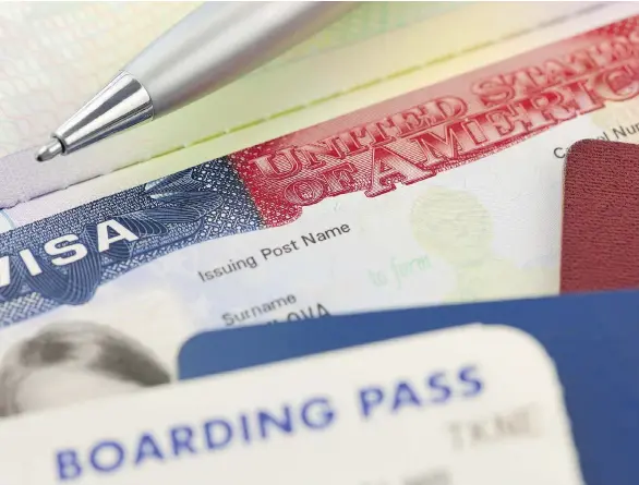  ?? GETTY IMAGES/ISTOCKPHOT­O ?? Canada hopes the U.S. will update its profession­al visas that made it easier and faster to hire workers. But the NAFTA uncertaint­y and the Trump administra­tion’s stricter stance on immigratio­n are causing turmoil for profession­als and businesses....