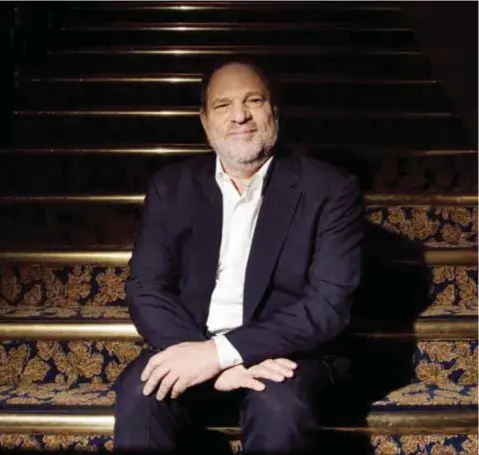  ?? |THE NEW YORK TIMES ?? Harvey Weinstein aparece en el Lunt- Fontanne Theatre de Nueva York.