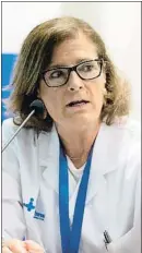  ?? MARTA PÉREZ / EFE ?? La denuncia Arriba, vecinos del barrio de la Torrassa, en l’hospitalet de Llobregat; la doctora