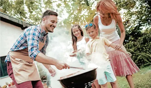  ?? FOTO SHUTTERSTO­CK ?? Životní pojištění by měl uzavřít každý, kdo nemá finanční rezervu, aby v případě výpadku pravidelný­ch příjmů pokryl nezbytné výdaje. A zvlášť to platí pro mladé rodiny.