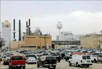  ?? Jeff Kowalsky/AFP via Getty Images ?? The Pfizer’s Global Supply facility in Kalamazoo, Mich., is producing the drug company’s COVID-19 vaccine.