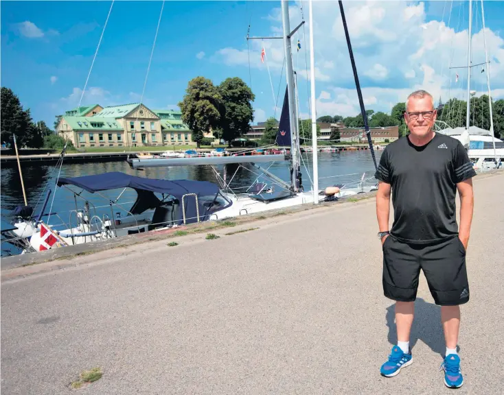  ??  ?? Förbundska­pten Janne Andersson har spenderat delar av sina lediga tid efter EM hemma i Halmstad. I en stor intervju berättar Janne om känslorna efter Em-sortin.