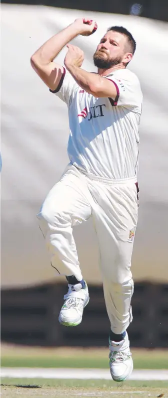  ?? Picture: AAP IMAGE ?? Michael Neser bowling for Queensland against Victoria.