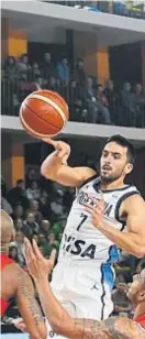  ??  ?? La figura. “Facu” Campazzo le puso la actitud de siempre desde la base.