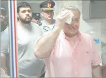  ??  ?? El ex senador cartista Óscar González Daher y su hijo Rubén están presos desde el pasado 24 de setiembre.