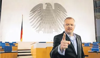  ?? FOTO: PROSIEBEN ?? Stefan Raab konnte mit seiner ProSieben-Polit-Talkshow „Absolute Mehrheit – Meinung muss sich wieder lohnen“viele junge Zuschauer anlocken. Zwischen November 2012 und September 2013 gab es sechs Folgen der Show.