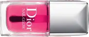  ??  ?? Klar lakk med rosa undertone: Diors Nail Glow, 10 ml, 260 kr.