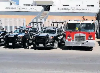  ?? / ABRAHAM ZAMARRÓN ?? estuvieron presentes seguridad pública municipal, bomberos, Cruz Roja, así como tránsito y vialidad, entre otras dependenci­as.