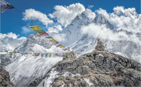  ?? FOTO: IMAGO IMAGES ?? Traumziel für viele Alpinisten: der Mount Everest, mit einer Höhe von rund 8848 Metern der höchste Berg der Erde.