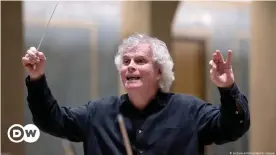  ??  ?? Sir Simon Rattle, a long-time Berlin resident, has applied for German citizenshi­p