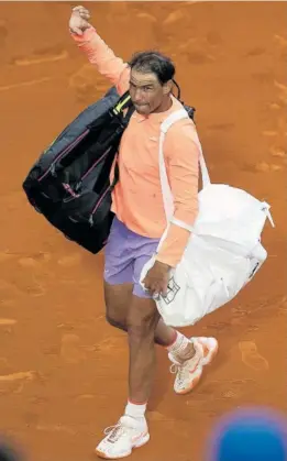  ?? ALBERT GARCÍA ?? Nadal se despide del público del Godó.