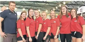  ?? FOTO: SCB ?? Bayers erfolgreic­he A-Jugend (v.l.): Klaas Fokken, Lara Grunefeld, Emilie Boll, Paula Schulte, Lynn Henke, Neele Minuth, Pia Hüfken und Carina Krause.