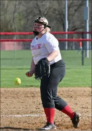  ?? PILOT PHOTO/MAGGIE NIXON ?? Plymouth pitcher Kayleigh Einspahr settled in after a rough start to give Plymouth a chance to win in the sixth.