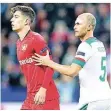  ?? FOTO: DPA ?? Bayers Kai Havertz (l.) wird von Benedikt Höwedes gehalten.