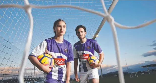  ?? Picture: ANNA ROGERS ?? FIRED UP: Southside Comets players Ellie Maccoll and Daniel Kennedy will play on their new fields at Walker Road Sporting Precinct today.