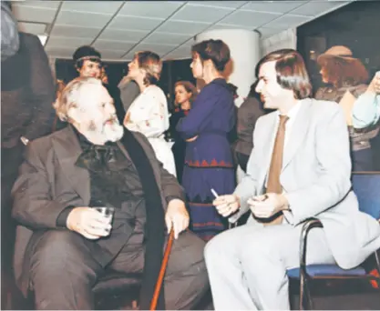  ??  ?? Goran Milić u društvu s legendarni­m filmskim redateljem i producento­m Orsonom Wellesom