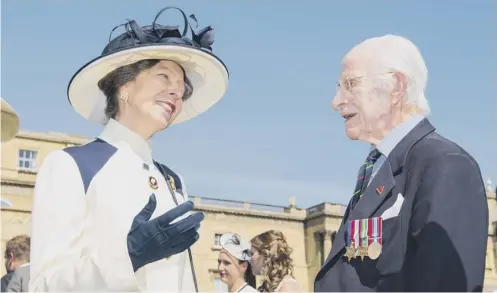  ??  ?? 0 The Princess Royal meets Dr William Frankland at a garden party at Buckingham Palace in 2015