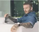  ??  ?? David Beckham, embajador de la firma, con el nuevo reloj de Tudor.