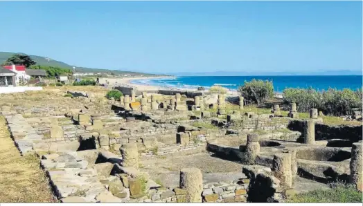  ?? ?? La ensenada de Bolonia y las ruinas de Baelo Claudia.