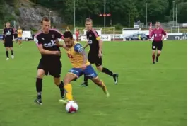  ??  ?? SCORET: Ulrik Berglann viste muskler og satte inn 3-0 fra en vanskelig vinkel.