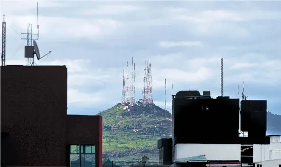  ??  ?? Los daños a la infraestru­ctura perjudican a ciudadanos: líder de Cámara Nacional de la Industria de la Electrónic­a y Tecnología­s de la Informació­n.