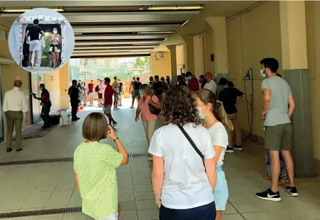  ??  ?? Gli spazi Ore 15, al pronto soccorso di Seriate. Nel tondo, la tenda ad Alzano