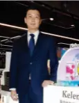  ??  ?? Kelements CEO Mr Han Sungjin 專程來港，將品牌介紹給香港的顧­客。