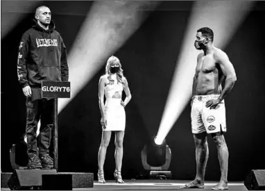  ??  ?? Badr Hari (l) belooft voor een spektakel tegen de Roemeen Benjamin Adegbuyi. (Foto: Nusport)