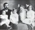  ?? Ernest Hemingway Collection, JFk presidenti­al library and
Museum, Boston/pBs/star Tribune/Tns ?? Hemingway family portrait. From left: Ursula, Clarence, Ernest, Grace, and Marcelline Hemingway. October 1903