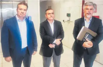  ?? ?? Carlos Arregui (i), René Fernández y Arnaldo Giuzzio, imputados por supuesta filtración.