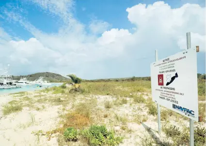  ??  ?? Las tareas para la limpieza y descontami­nación en Vieques tras la salida de la Marina podrían limitarse drásticame­nte con los recortes propuestos por el presidente Trump a la EPA.