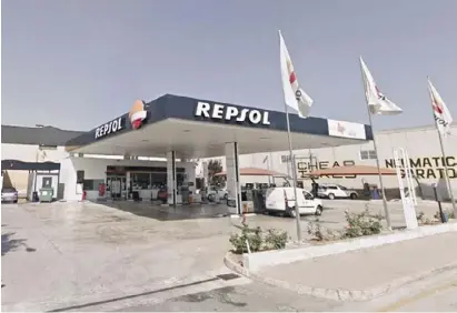  ?? Foto: A. García ?? Auch die großen Mineralölk­onzerne spielen ihre Macht gegen die freien Tankstelle­n aus.