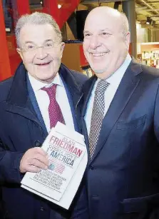  ?? Ansa ?? I protagonis­ti Romano Prodi e Alan Friedman nel 2017, a fianco il documento di Friedman citato ieri dal New York Times