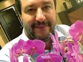  ??  ?? Social Il selfie di Matteo Salvini, 45 anni, postato dopo la rottura con Elisa Isoardi