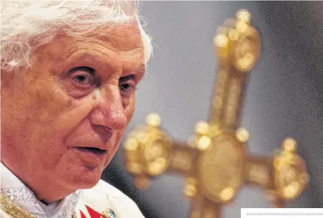  ?? REUTERS ?? El ex Papa Benedicto XVI realiza en su libro un balance de sus ocho años de pontificad­o.