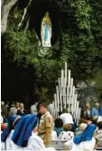  ??  ?? Die Mariengrot­te in Lourdes: Dort soll Bernadette die Erscheinun­gen gehabt haben.